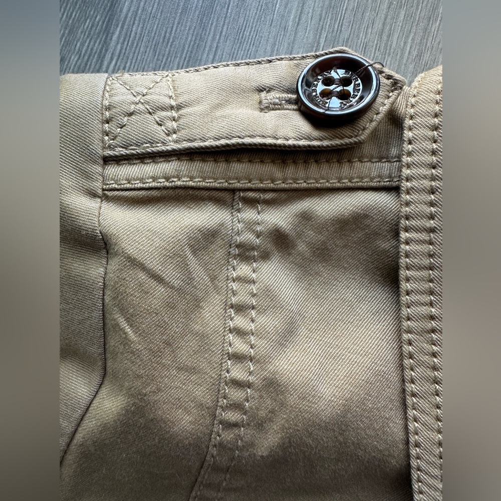 Burberry Tan Double Breasted Girl’s Dress W/ Eyelet Collar• Worn once! - Picture 6 of 10